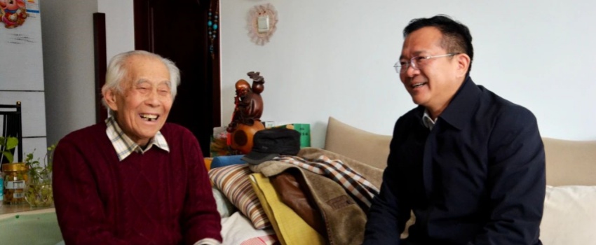 中國樂凱黨委領(lǐng)導(dǎo)看望慰問樂凱老領(lǐng)導(dǎo)、老專家、老干部、老黨員及生活困難職工